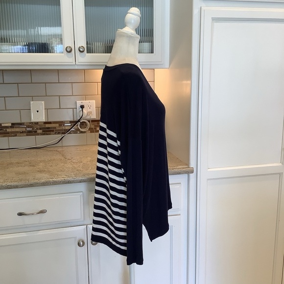 Cabi Navy Blue & White Stripes Lightweight Top Size Medium EUC Lighthouse Tee - Picture 5 of 10